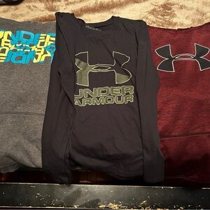 Boys underarmour lot size youth large and XL